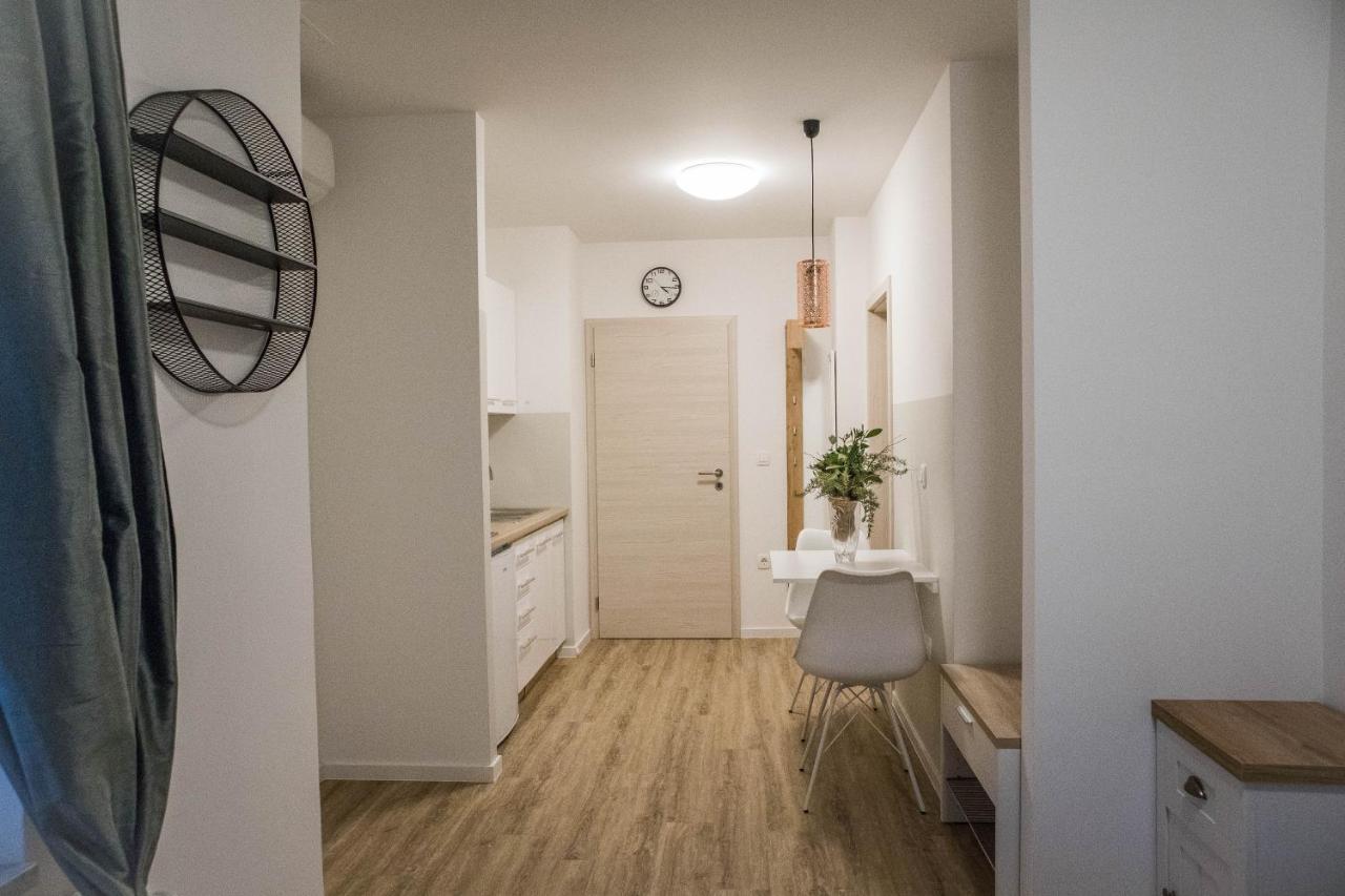 Jantar Apartmaji Novo Mesto Buitenkant foto