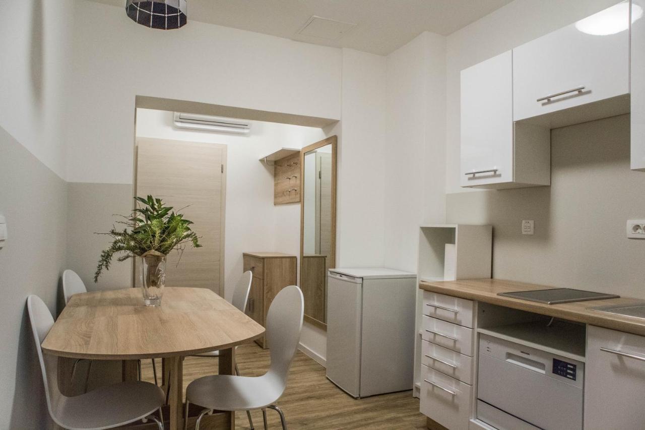 Jantar Apartmaji Novo Mesto Buitenkant foto