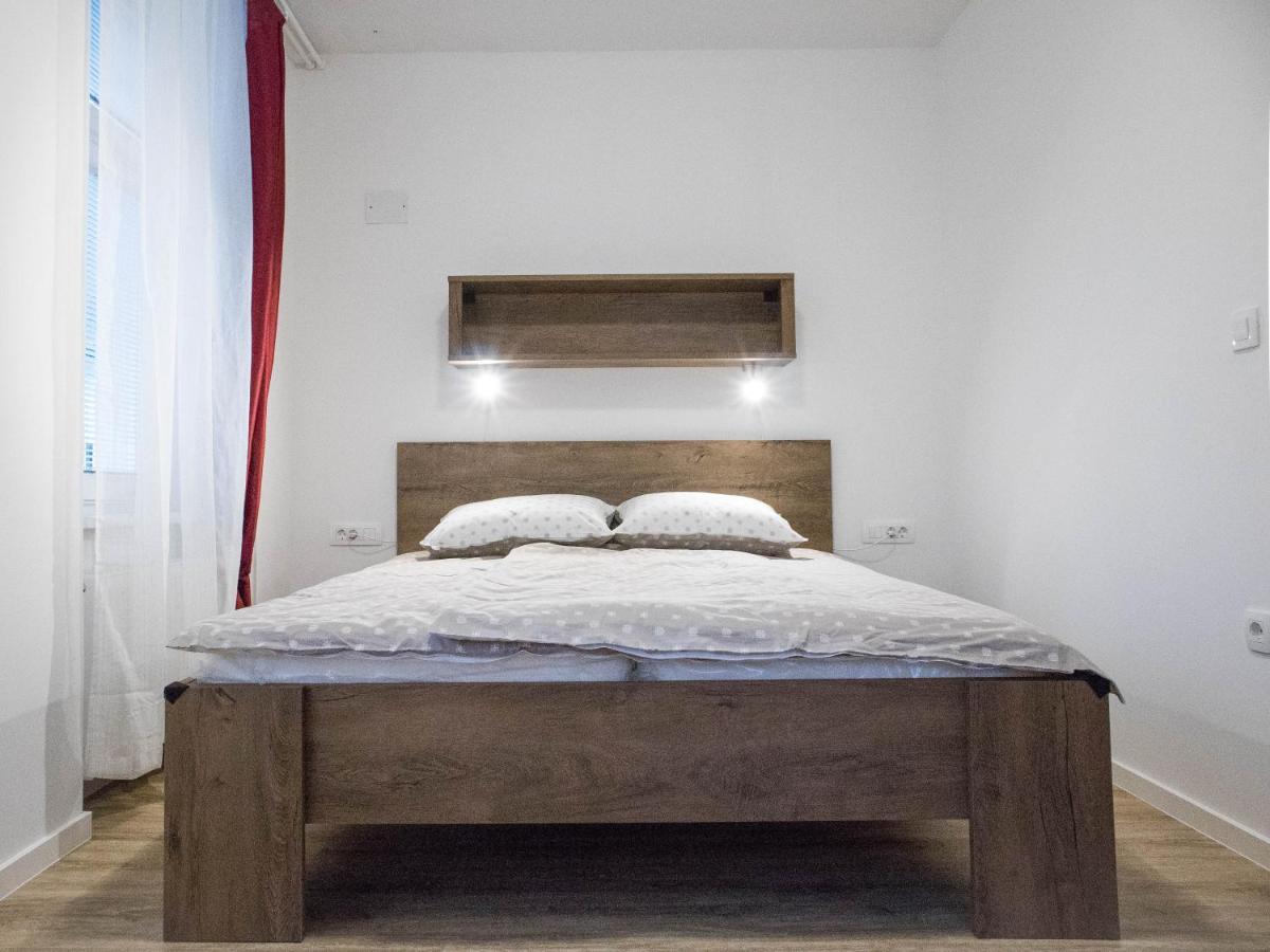 Jantar Apartmaji Novo Mesto Buitenkant foto